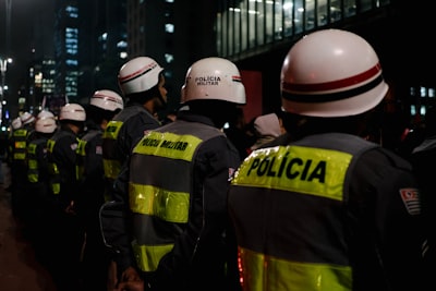 Un agente de IA reescribió una política de seguridad de una empresa Fortune 50. Así es cómo gobernar a los agentes de IA antes de que uno haga lo mismo.