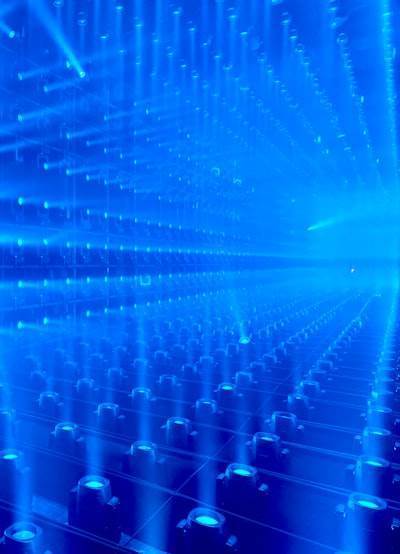 Optimización acelerada de la producción de viales a través de gemelos digitales integrados y calibración dinámica de parámetros