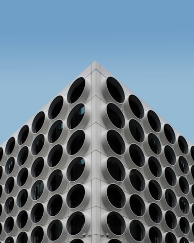  De Monolito a MicroAgentes: Arquitectura de Sistemas de Inteligencia Artificial Multiagente