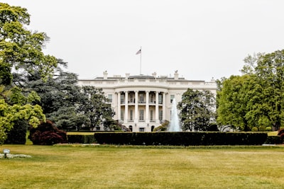 Casa Blanca compara revolución industrial con era de la IA