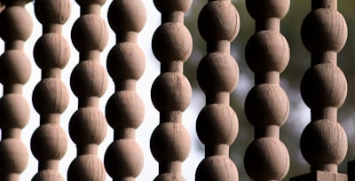  Generalización y robustez: RECKONING destaca en cadenas de razonamiento más largas no vistas durante el entrenamiento