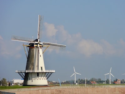 Molinos de viento en los Países Bajos: íconos históricos y tecnología tradicional