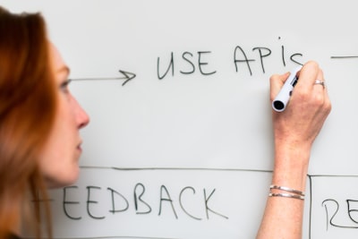  ¿Cómo mejora el feedback de usuarios el desarrollo de módulos ERP personalizados?