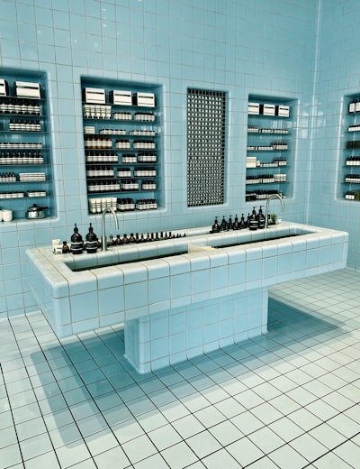 ¿Dónde se utiliza el software de gestión de farmacias en los negocios?