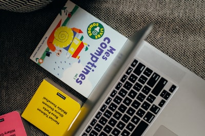  Codifiqué una aplicación web de lectura de feeds. Fue esclarecedor y incómodo