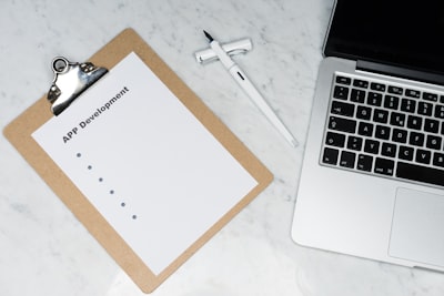 ¿Cuáles son los casos de uso comunes para automatizar la gestión de documentos legales?