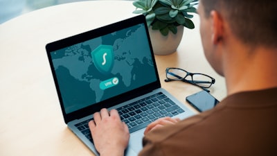  Auditoría de seguridad y arquitectura para portal de notas y tutoriales 2026