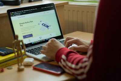  ¿Puede un portal de estudiantes con pagos conectarse con bases de datos o API?