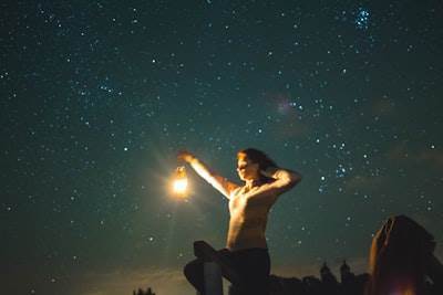 Astrología AI: Cómo la tecnología está cambiando el auto-descubrimiento moderno