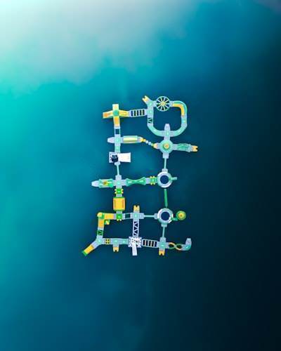 Acoplamiento molecular mejorado cuánticamente: Optimización del ansatz variacional para la predicción de la afinidad de unión de ligandos