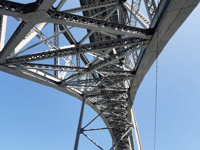 Escuchando el concreto: diagnóstico de puentes impulsado por IA