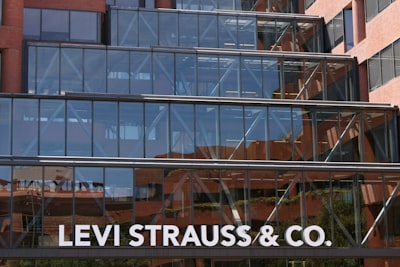 La firma de proxy Glass Lewis está en contra del paquete de remuneración propuesto de $1 billón de Tesla de Elon Musk