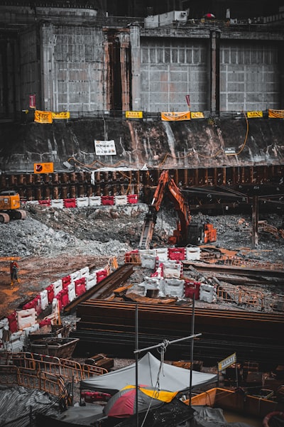 ¿Se aloja local o en la nube la automatización de informes de proyectos de construcción?