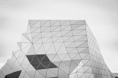Arquitectura basada en eventos en Node.js: Construyendo sistemas escalables y receptivos