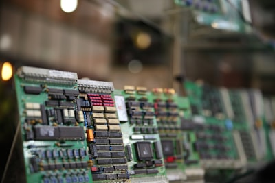 Precios reales de más de 50 proyectos: Contabilizando los costos de Interruptores Inteligentes para Empresas del Sector Mayorista