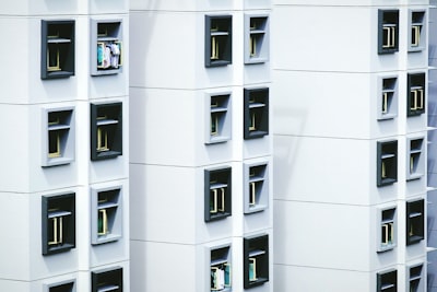 Maximizando la eficiencia: Soluciones inteligentes de tableros de conmutación para agencias inmobiliarias