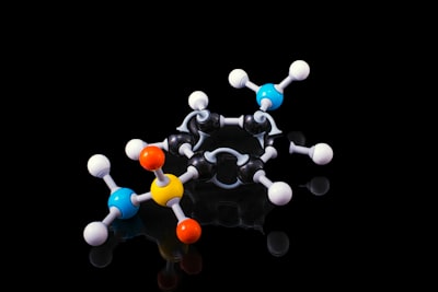  Análisis espectral: características ricas no garantizan mejor generalización