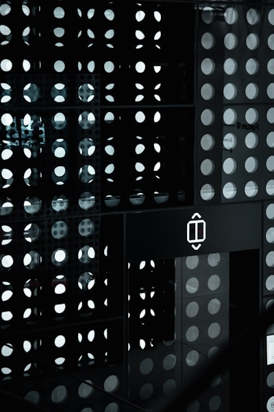 NeuroArmor: defensa selectiva contra jailbreaks en LLMs