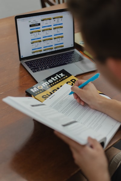  Portal profesional de estudiantes con calificaciones y tutorías en Málaga
