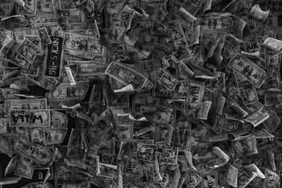 Desbloqueando ingresos para desarrolladores: Monetización de IA con Ganancias Dobles para Aplicaciones de LLM