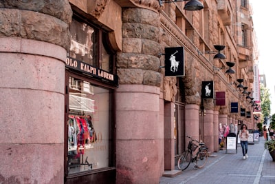 Mejores prácticas para implementar servicio de tienda en línea en Barcelona 2024