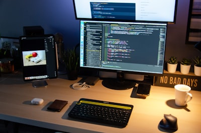 ¿Cuáles son los beneficios del desarrollo remoto de software personalizado para el comercio electrónico? Guía 2025