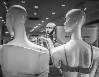 De la automatización a la autonomía: Una perspectiva surrealista sobre la garantía de calidad