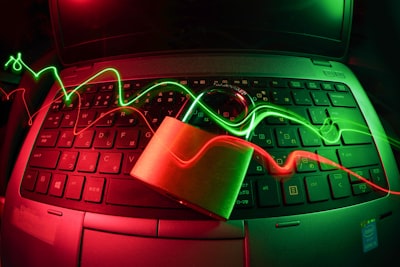  ¿Cuánto cuesta realmente una brecha de ciberseguridad a las empresas australianas en 2026: El caso de negocio completo para la detección y prevención