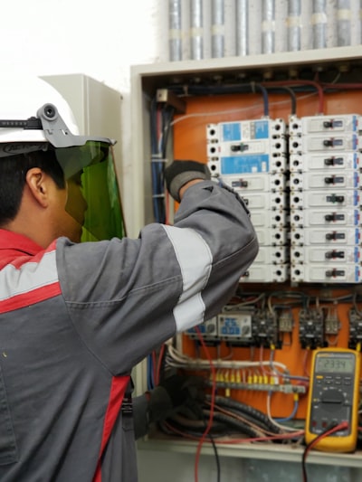 Socio de software de gestión de trabajos de contratista eléctrico de confianza