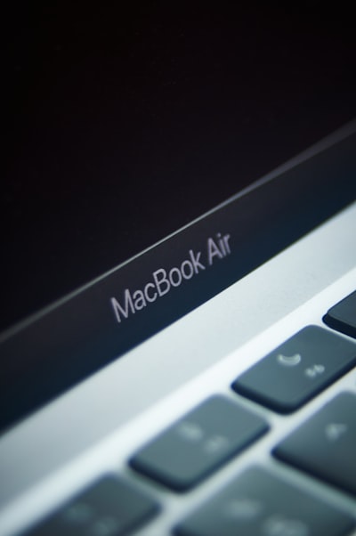 Apple está supuestamente lanzando ordenadores MacBook con pantalla táctil después de resistir la tendencia durante más de una década