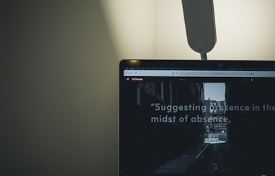  ¿La creación de contenido publicitario por IA ayuda a reducir errores humanos?