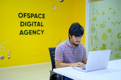 ¿Contrata el empleado de la agencia apoya la transformación digital ecológica?