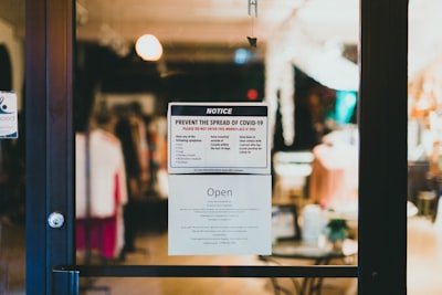 ¿Cómo puede el software de gestión de tiendas minoristas pequeñas mejorar la satisfacción del cliente?