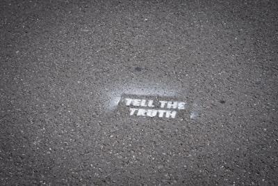 Desentrañando la verdad: la búsqueda de respuestas de Jon Gruden en el caso de los correos electrónicos de la NFL