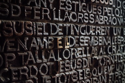 Escalado en tiempo de inferencia de modelos de lenguaje de difusión a través del refinamiento de trayectorias