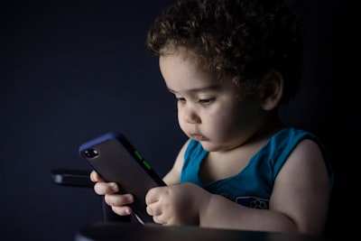 Por qué no confío en las aplicaciones de mis hijos – Los riesgos de privacidad móvil ocultos que los padres debieran conocer