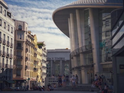 Estudio de caso de entretenimiento en Barcelona: Ahorro de €20,000 con el desarrollo de un ERP personalizado en Madrid.