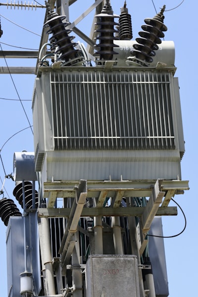 Evidencia causal de representaciones de pila en modelos de contadores con transformers
