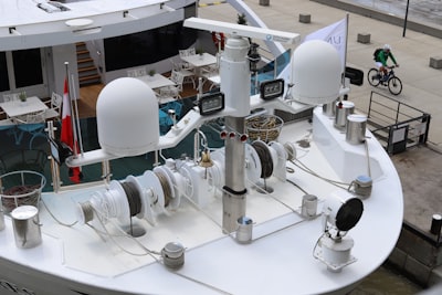 Control de calidad automatizado de radiofármacos a través de desmezclado espectral dinámico e inferencia bayesiana