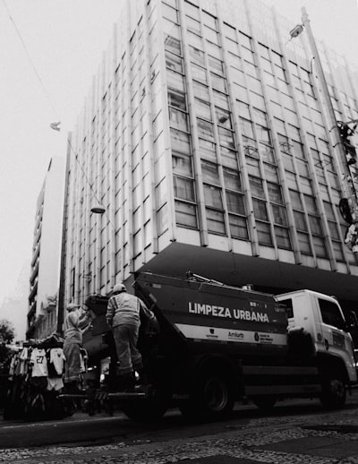  Repensando las topologías de red para un servicio rentable de LLM basados en mezcla de expertos