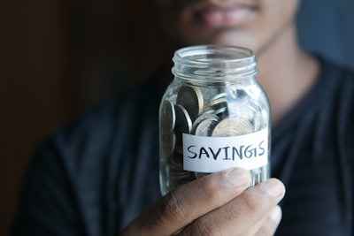 ¿Qué cambios internos se necesitan antes de implementar ahorros de costos en la automatización de negocios?