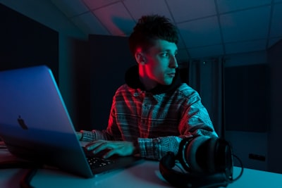 Revisando Adam para el Aprendizaje por Refuerzo en Streaming