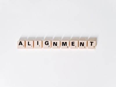 8 Estrategias para gestionar las versiones de instrucciones de agentes de IA en equipos grandes