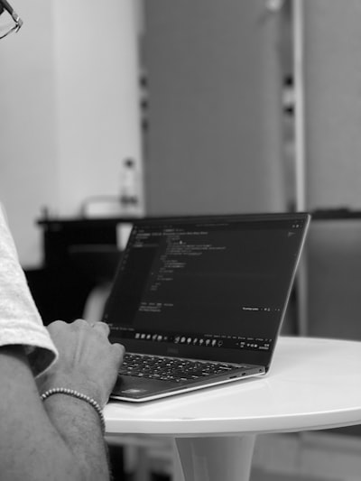 Impulsa un ROI del 50% con un equipo de programadores dedicado en Madrid