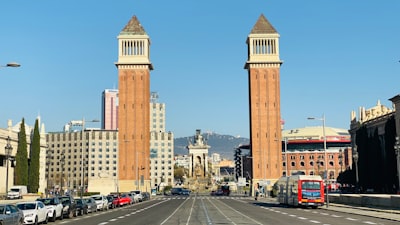 Comparación completa entre empresa de programación de software en Barcelona y desarrollo interno