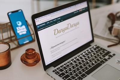 Comparación completa entre el presupuesto de desarrollo web y hacerlo tú mismo