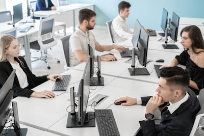 Desbloqueando eficiencia con software de gestión personalizado multiplataforma