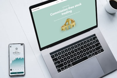 Cómo CommBank hizo altamente disponible y resiliente operacionalmente su plataforma de comercio CommSec