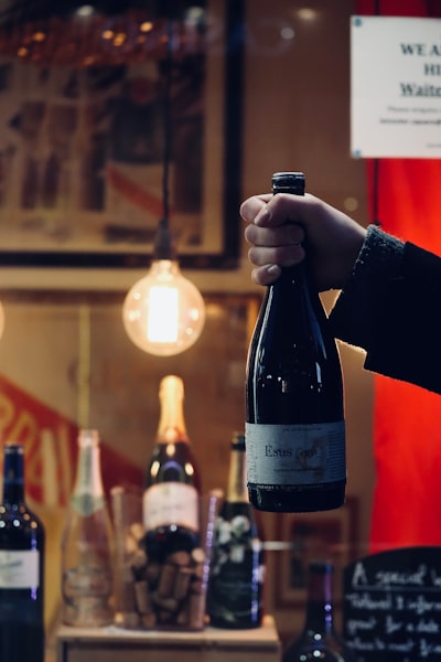 Empresarios pueden despejar la cabeza con este acuerdo de vino a 18 botellas por solo 70 dólares