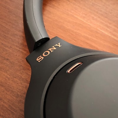 Los auriculares Sony WH-1000XM6 bajan a un precio récord